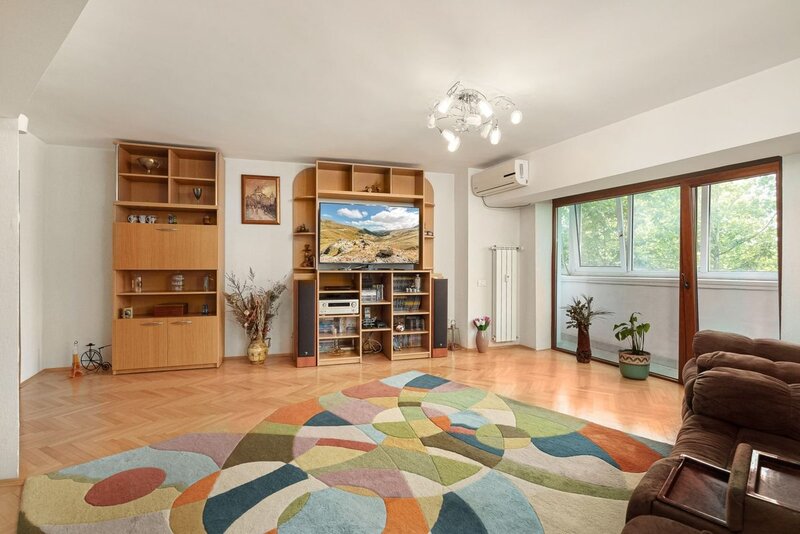 Bulevardul Unirii, apartament cu 4 camere, comision 0.