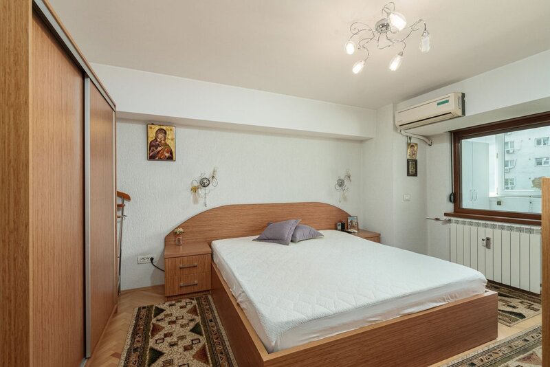 Bulevardul Unirii, apartament cu 4 camere, comision 0.